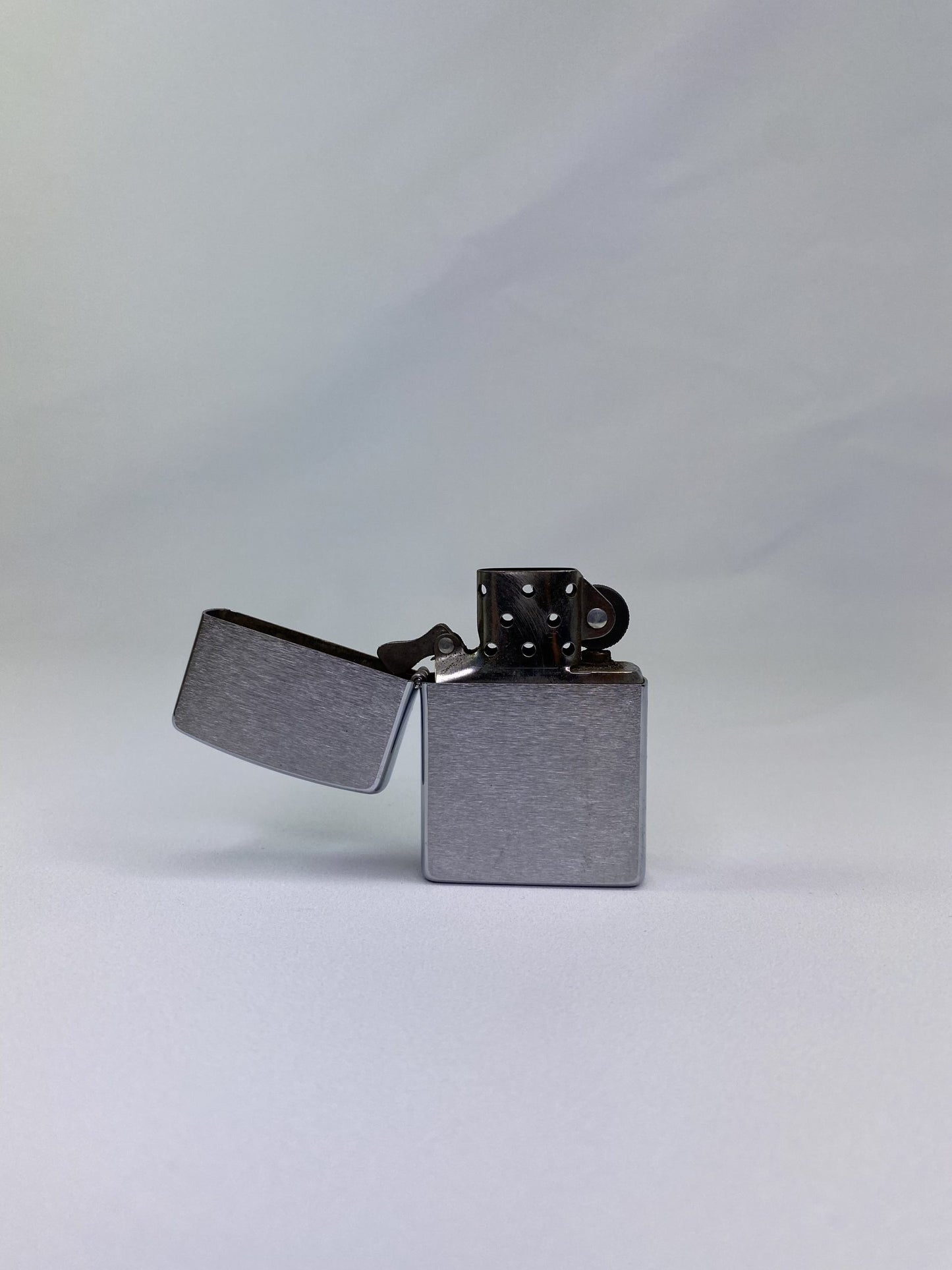 Zippo BRUSHED CHROME Pocket Lighter 90200