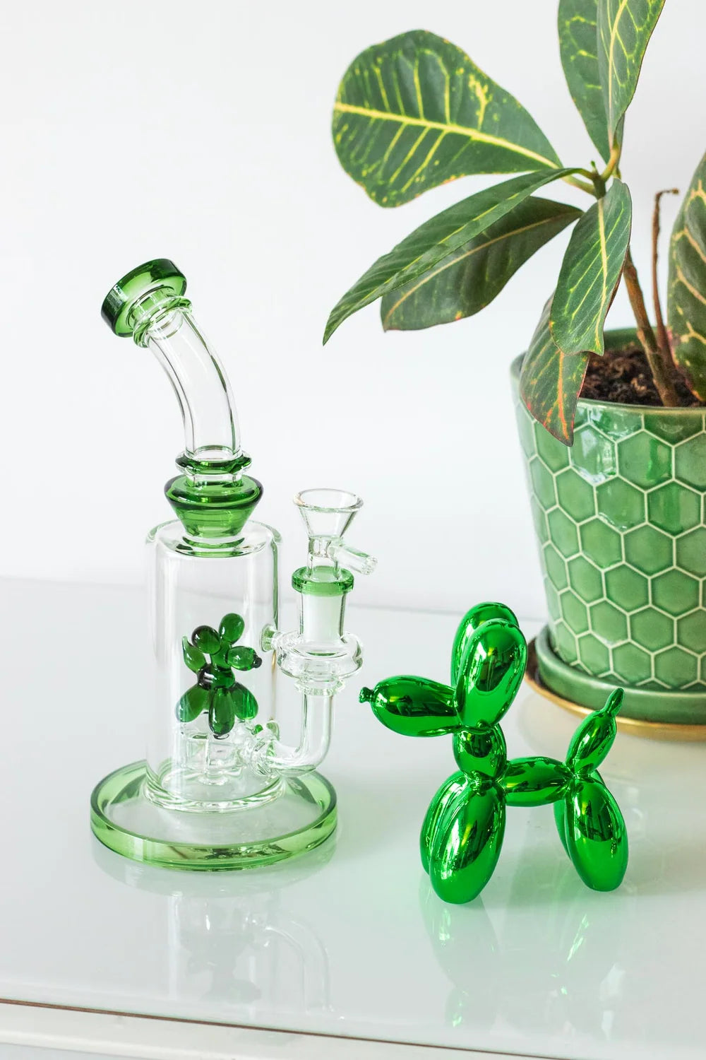 Canna Style Balloon Dog Figurine Bong